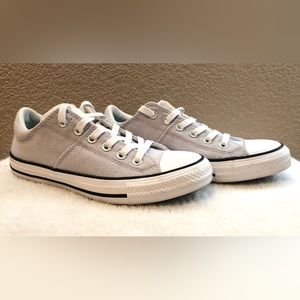Women’s Converse - Size 8